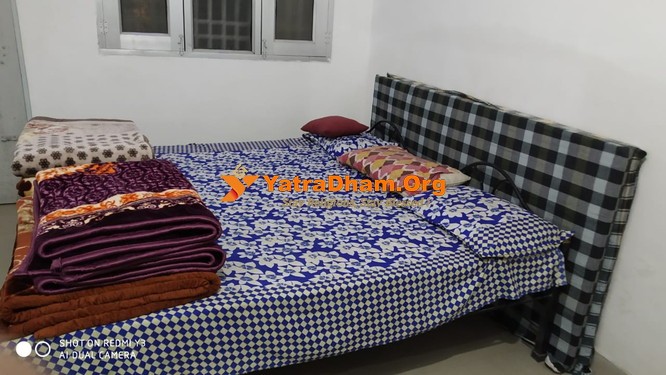 Pavapuri Digambar Jain Dharamashala 3 Bed non-Ac Room View