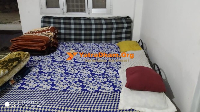 Pavapuri Digambar Jain Dharamashala 3 Bed non-Ac Room View