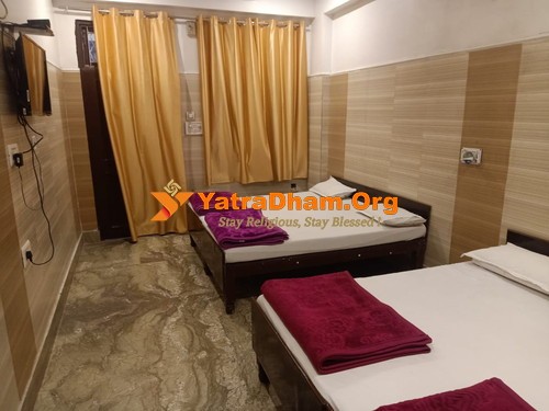 Haridwar Baba Sitaram Ashram 4 Bed AC Room View 4