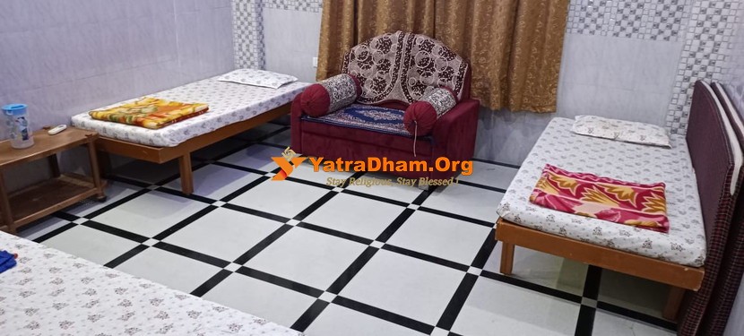Haridwar Anand Dham Bhawan 3 Bed AC Room View 2