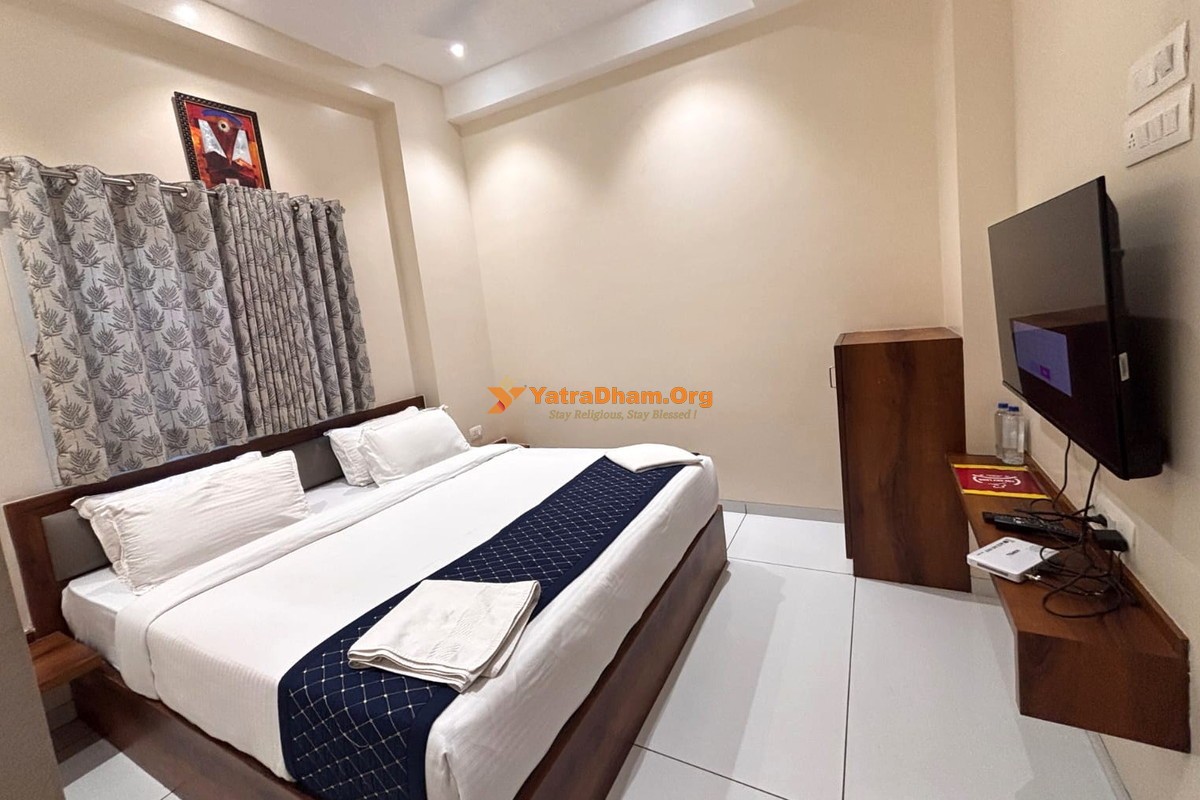 The Sky Land Hotel & Restaurant - Tuljapur