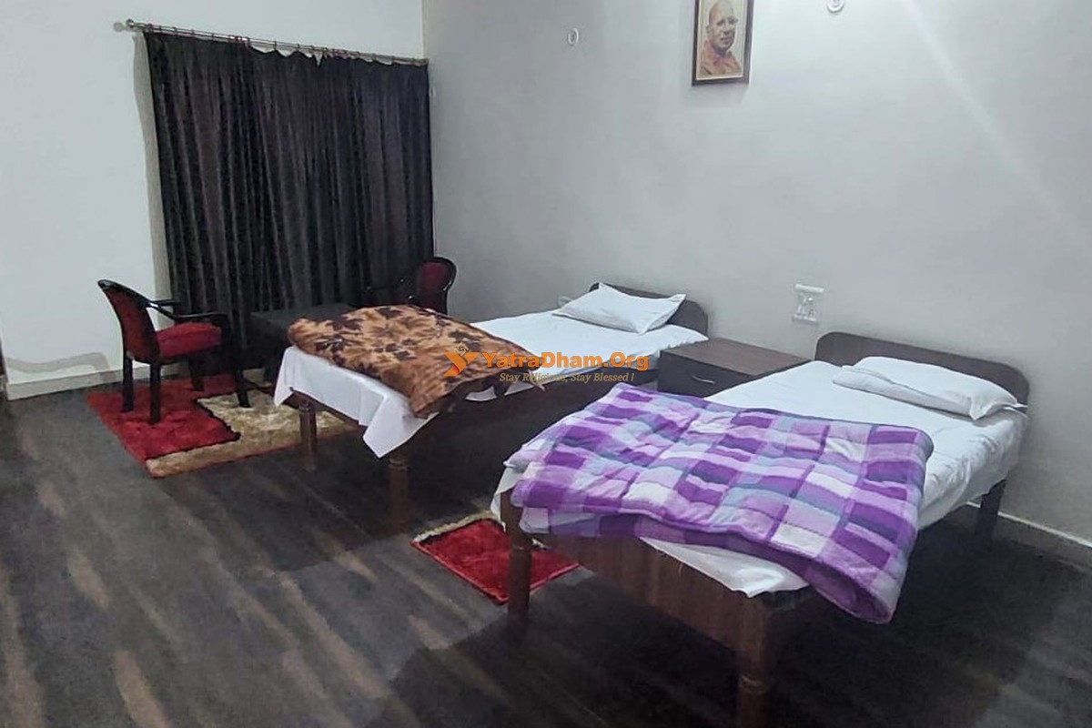 Brijghat - Shri Krishna Ashram By Shri Gyan Swaroopanand Maharaj