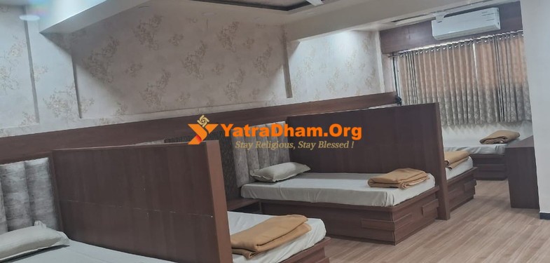 Trimbakeshwar Shiv Prasad Bhakt Niwas 9 Bed Room
