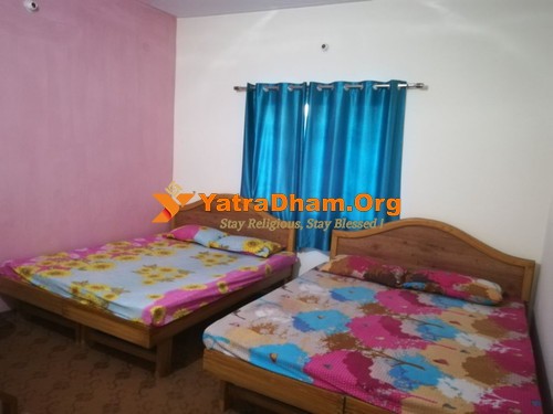 Kedarnath Hotel Shri Bikaner House 4 Bed Non AC Room 1