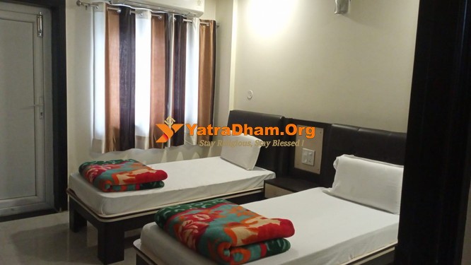 Haridwar Kasi Annapurna Vasavi Arya Vysya Satram 2 Single Bed AC Room View 2