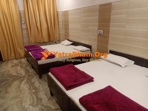 Haridwar Baba Sitaram Ashram 4 Bed AC Room View 5
