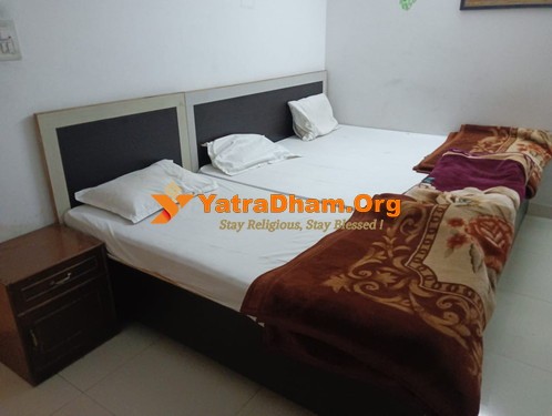 Haridwar Shiv Sadan Ashram 3 Bed Non AC Room View 3