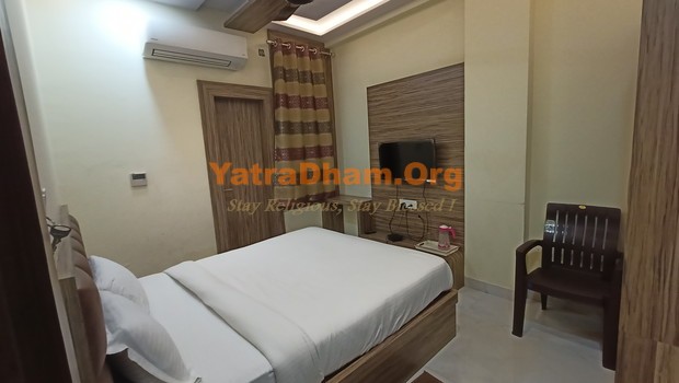 Hotel Nandini Palace Varanasi 2 Bed AC Room View 7