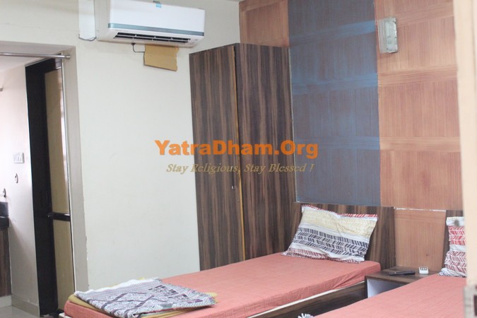 Bhuj - Vagad 2 Chovisi Jain Dharamshala Room View4
