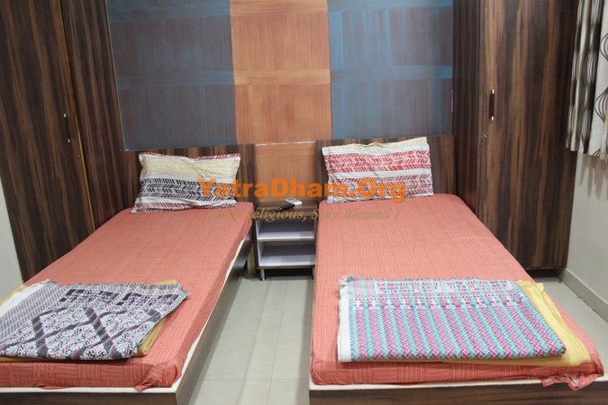 Bhuj - Vagad 2 Chovisi Jain Dharamshala Room View3