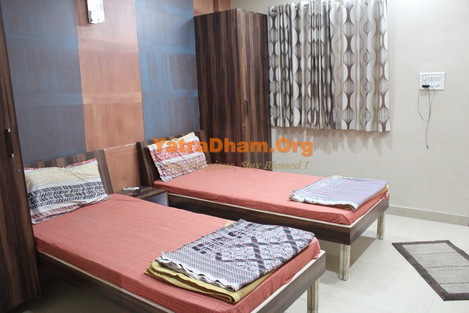 Bhuj - Vagad 2 Chovisi Jain Dharamshala Room View2