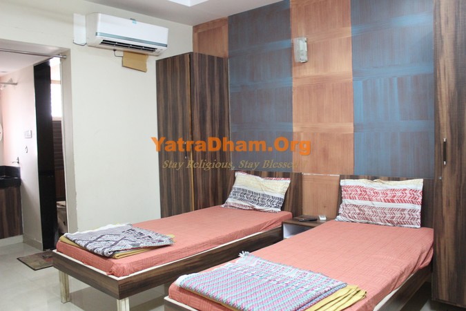 Bhuj - Vagad 2 Chovisi Jain Dharamshala Room View1