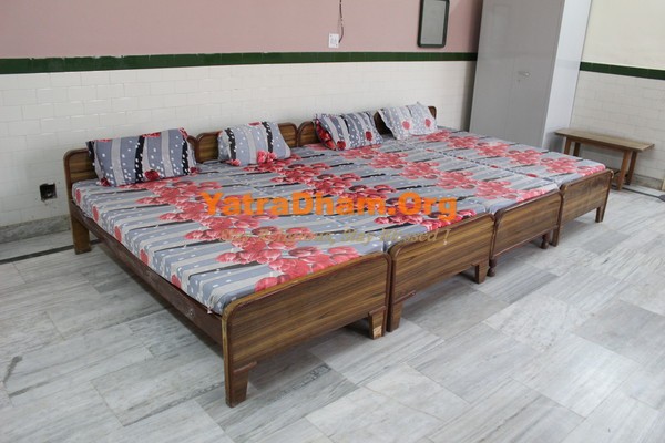 Maharaja Agrasen Ashram Vrindavan Dharamshala 4 Bed AC Room View 1