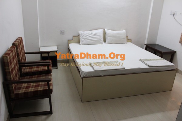 Tarachand_Bansal_Seva_Sadan_Dharamshala_2 Bed_ A/c. Room_View1