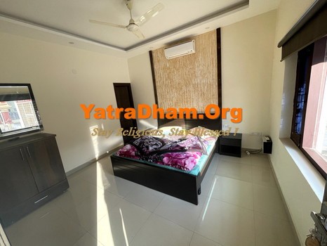 Katra - Shri Chintamani Mandir Trust - Yatrik Niwas 2 Bed AC Room View 2