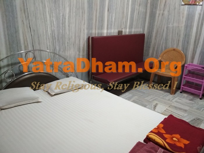 Shree Mukta Jivan Swamibapa Dharamshala Mumbai 2 Bed Deluxe AC Room