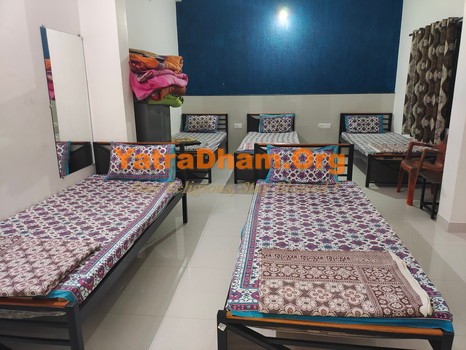Shankheshwar Parmar Bhavan Room
