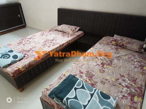 Palitana Nakoda Bhawan 2 Bed AC Room