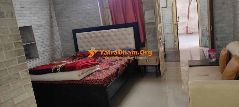 Haridwar Shri Bhumaniketan Tirth Yatri Niwas Room View 1