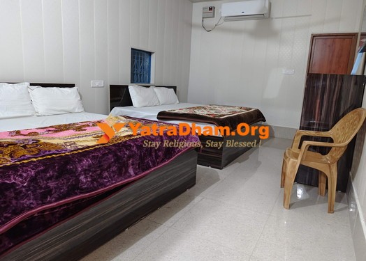 Ayodhya Bada Bhakt Mal Ashram 4 Bed Super Deluxe AC Room View