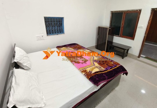 Ayodhya Bada Bhakt Mal Ashram 2 Bed Super Deluxe AC Room	 View