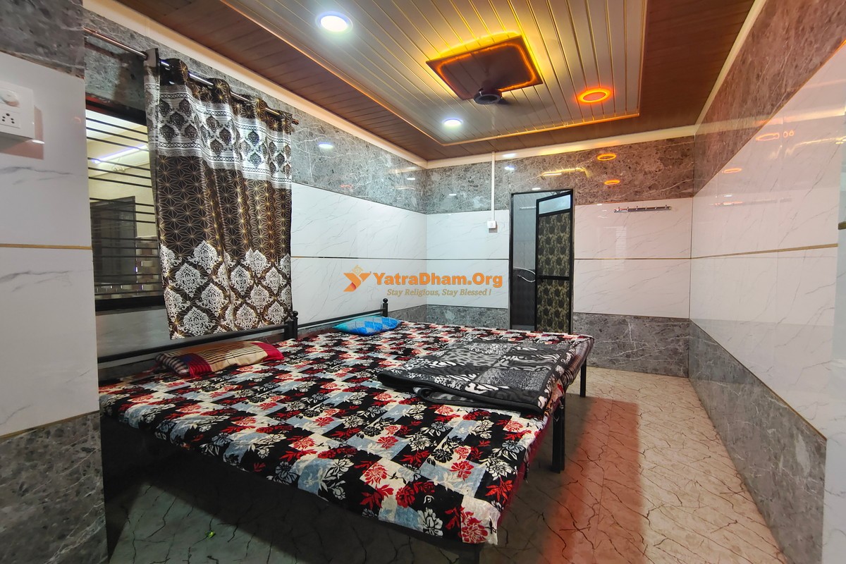 Saptashrungi Nivas Lodging - Saptashrungi