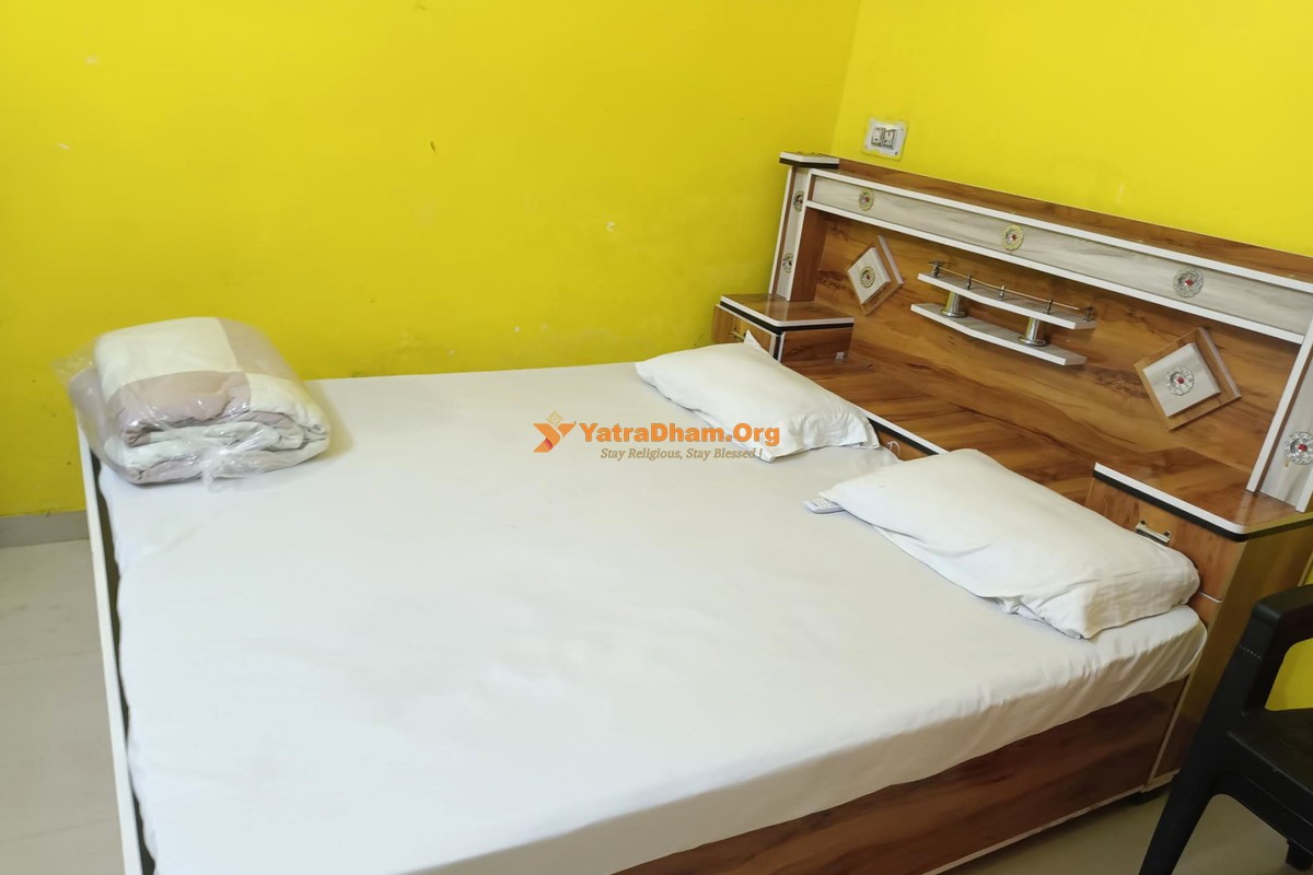 Trimurti Guest House - Ayodhya
