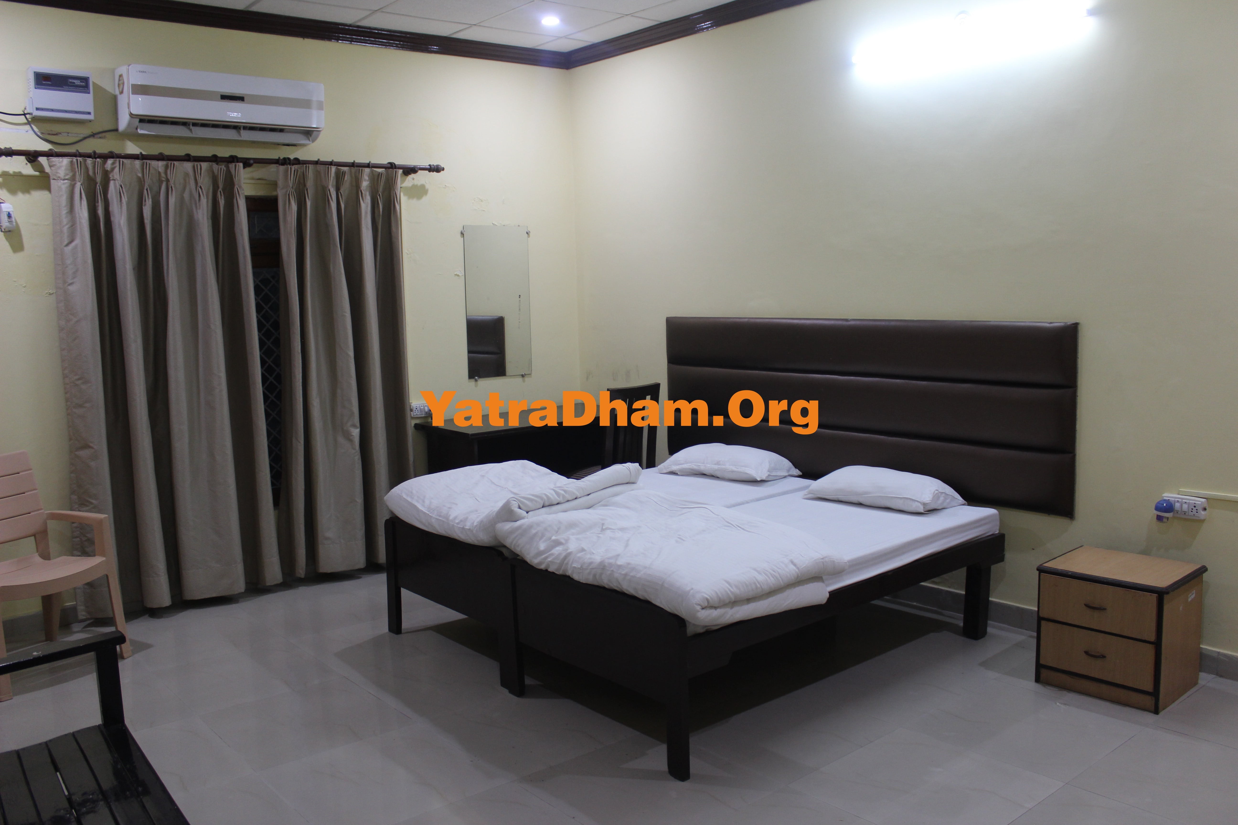 Haridwar Parmarth Ashram Room View1