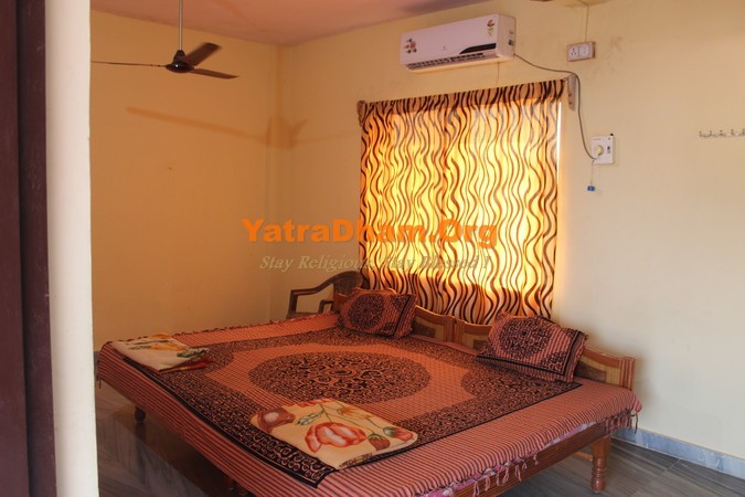 Poicha (Dariapur) Maha Mrityunjay Ashram Room View1