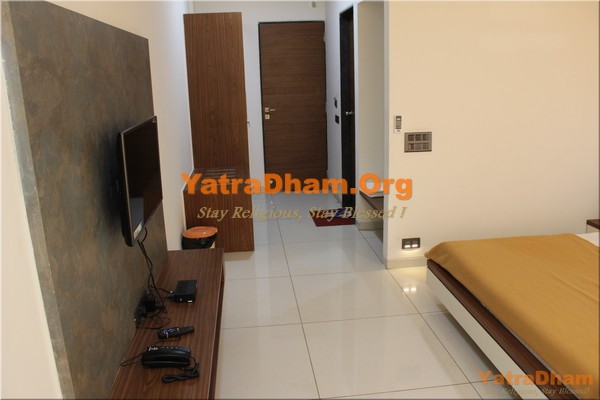 Saurashtra_Leuva_Patel_Dharmashala_Dwarka_Suite Ac. Room_View2