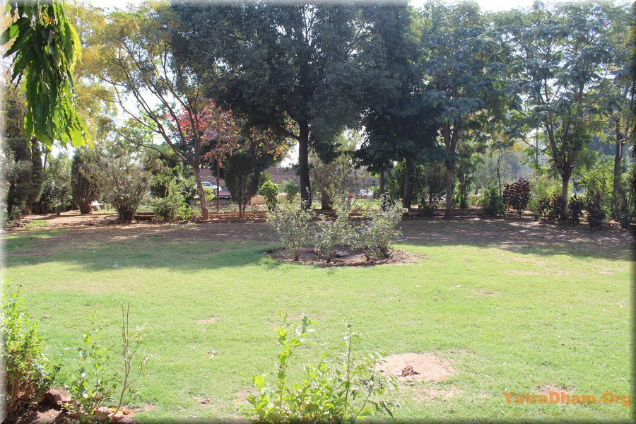 Ambaji - Shakti Pathikashram (Yevla Bidivala) Garden