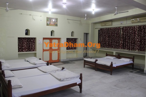 Mathura Narain Nivas 6 Bed AC Room View 4