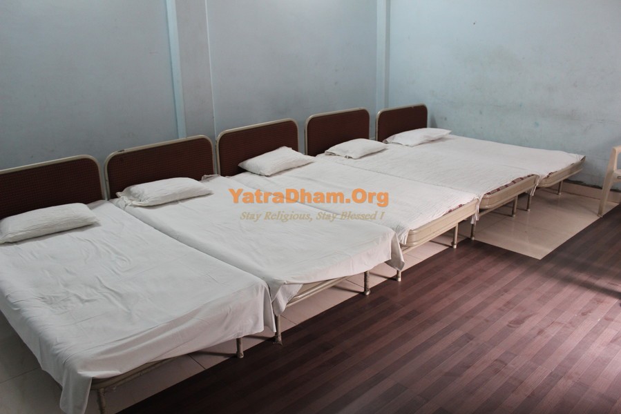 Indore Sindhi Dharamshala 5 bed Ac Room View 1