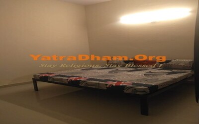 Rishikesh Ishwar Ashram Double Bed Room View3