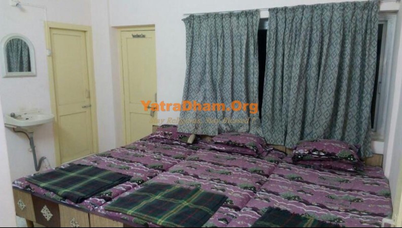 Virpur - YD Stay 298001 (Jolly Guest House) 3 Bed Room View1 