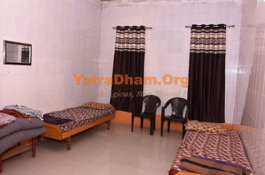 Junagadh Shree Sanatan Hindu Dharmshala Room