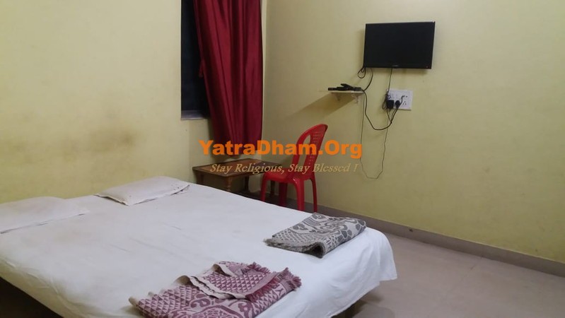 Kolhapur Rajabal Yatri Nivas 2 Bed Non AC Room View2