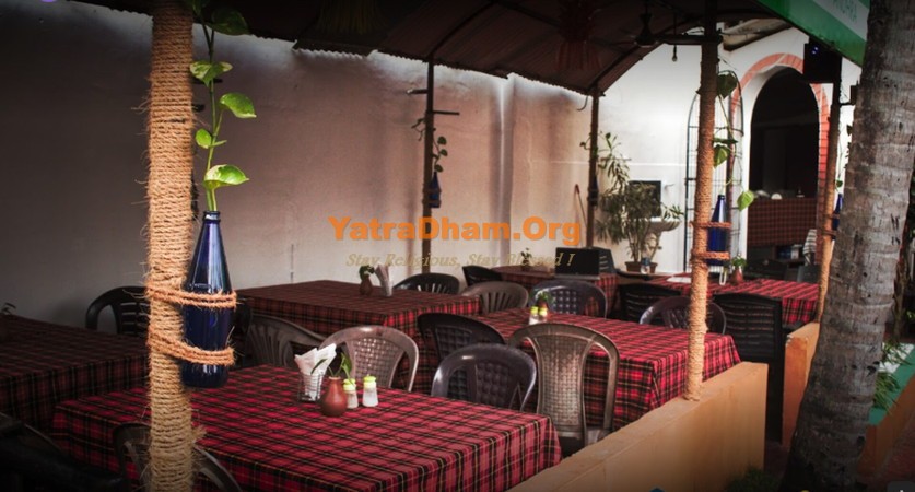 Kovalam - YD Stay 277001 (Devi Holiday Inn) Food Zone