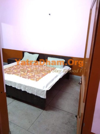 Lucknow Krishna Kumar Kanak Devi Dharmarth Dharamshala Room View 1