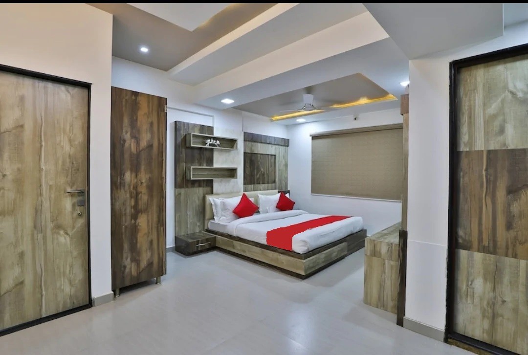 Becharaji - YD Stay 99001 Hotel Krishna Palace Room View1