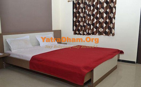 Krishna Palace Hotel Mahurgad 2 Bed non-AC Room