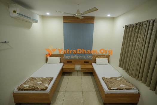 Kutch Bhuj - Shree Harikrishna Bhuvan _2 bed ac room_View2