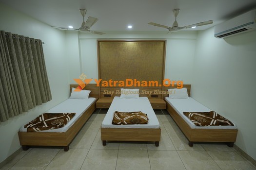 Kutch Bhuj - Shree Harikrishna Bhuvan _3 bed ac room_View2