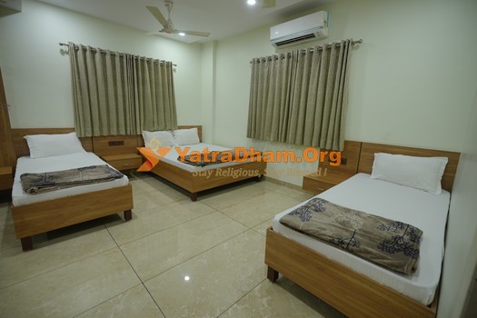 Kutch Bhuj - Shree Harikrishna Bhuvan _7 bed ac room_View1