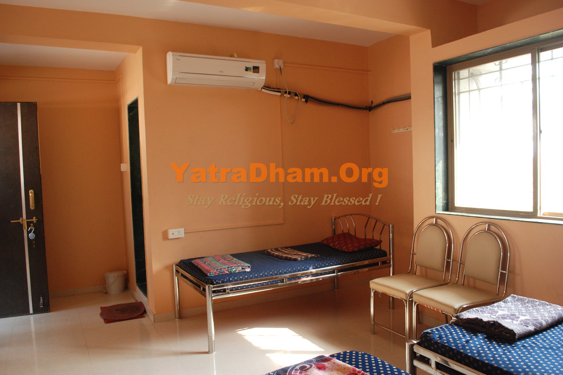 Lenyadri Shree Lenyadri Ganpati Devsthan Trust Room