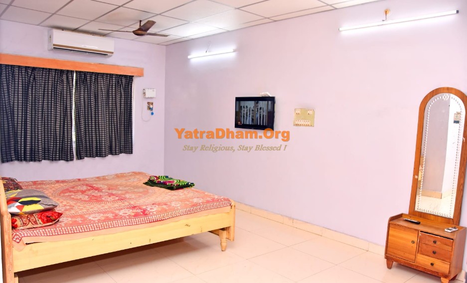 Mahabalipuram Lakshmi Cottage Room
