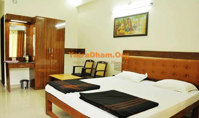 Subrahmanya - YD Stay 305001 (Hotel Mahamaya Residency) Double Bed Room View5