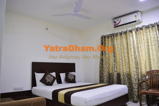 Ujjain - YD Stay 7102 (Hotel Maheshwari Avenue) 2 Bed AC Room View 1