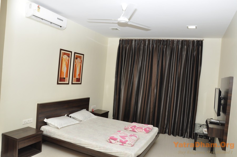 Vishwa Lad Parishad Mumbai 2 Bed AC Room