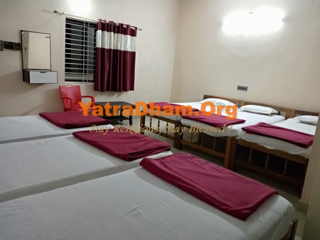 Murudeshwar Hotel Kamat Yatri lodging Room View 3